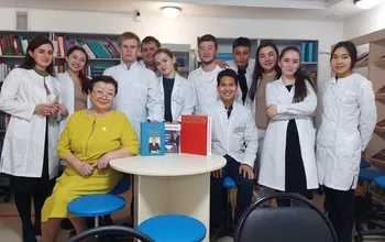 В этом году завершила свою работу в Ualikhanov University в качестве библиотекаря читального зала медицинского факультета Байкенова Кульназия Казбековна