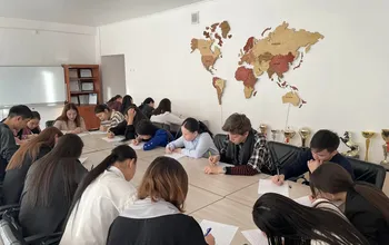3 қарашада Ualikhanov University - де "Менің мамандығым-менің саналы таңдауым" тақырыбына арналған студенттік көркем эссе жазудан байқау өтті