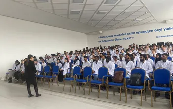 Интернационализация және инфрақұрылымды дамыту жөніндегі проректор Жайлагүл Оралқызы Сағындықова...