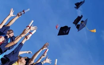 Оқу бітіру - бұл айтулы күн, кеше ғана жасөспірімдер,  бүгін ересек өмірге қадам басатын түлектер.