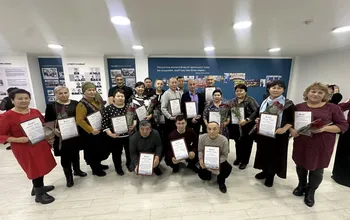 Ректор Ualikhanov University Марат Сырлыбаев вручил Благодарственные письма работникам младшего технического персонала и активным студентам университета