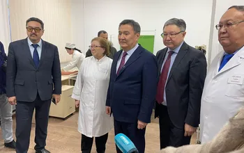 18.01.2024г. Аким Акмолинской области Ахметжанов Марат Муратович посетил базу Высшей школы медицины