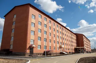 Дом студентов №4, ул. О. Куанышева, 170 Б